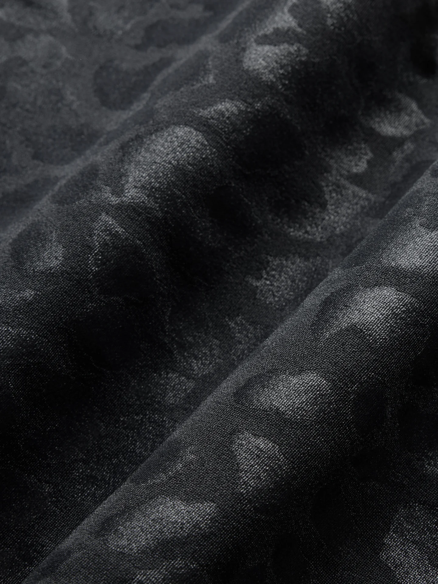 Action Bra 2.0 in Leopard Takara Shine - Black - Image 5