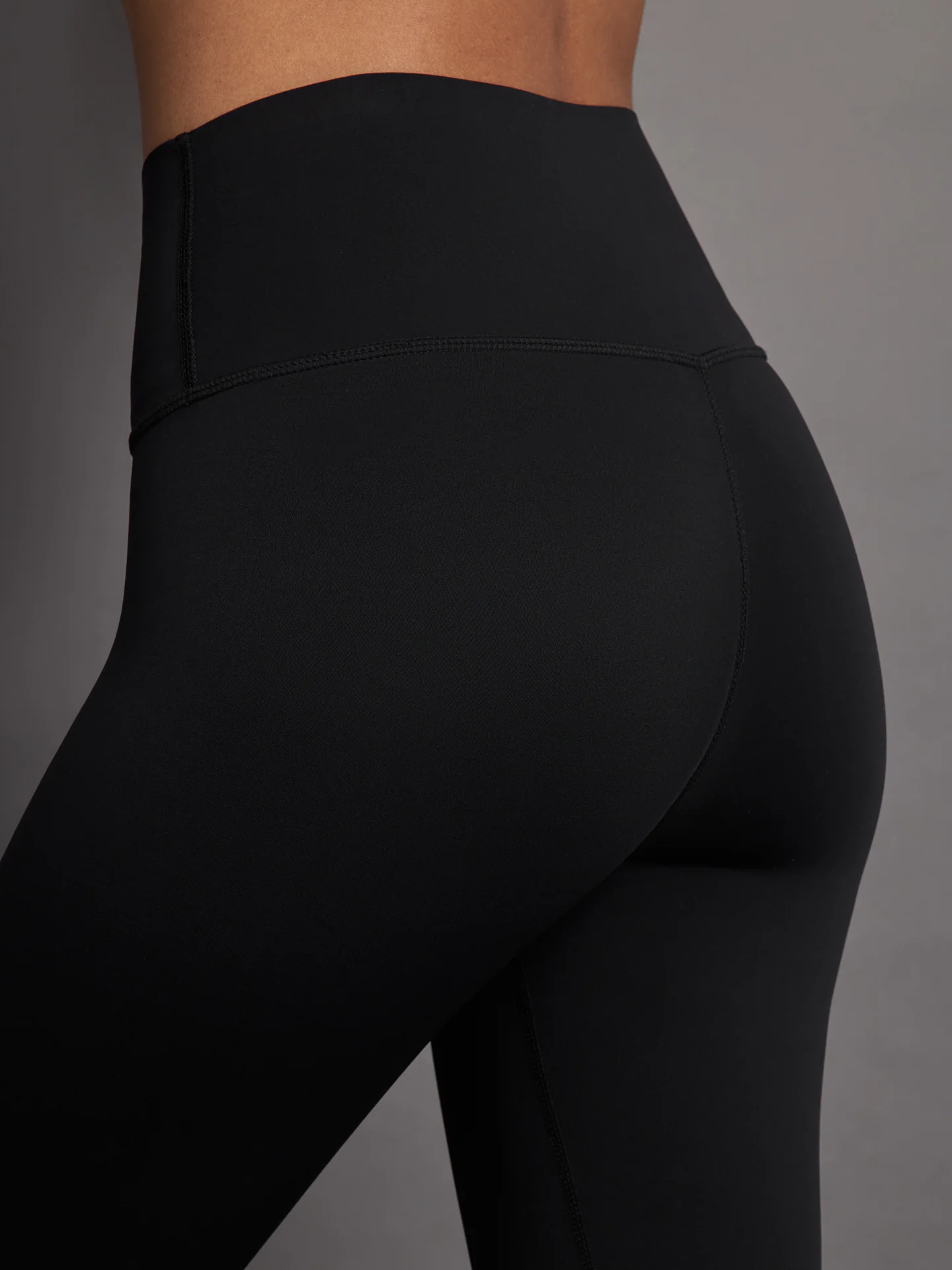 High Rise Full-Length Legging in Diamond Compression - Black - Image 6