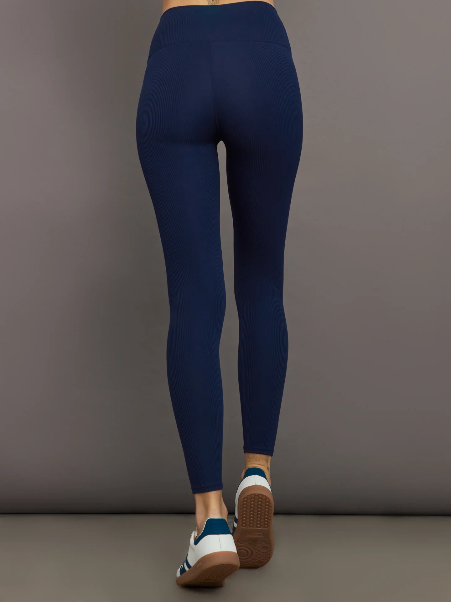 High Rise Legging in Ribbed Melt - True Navy - Image 5