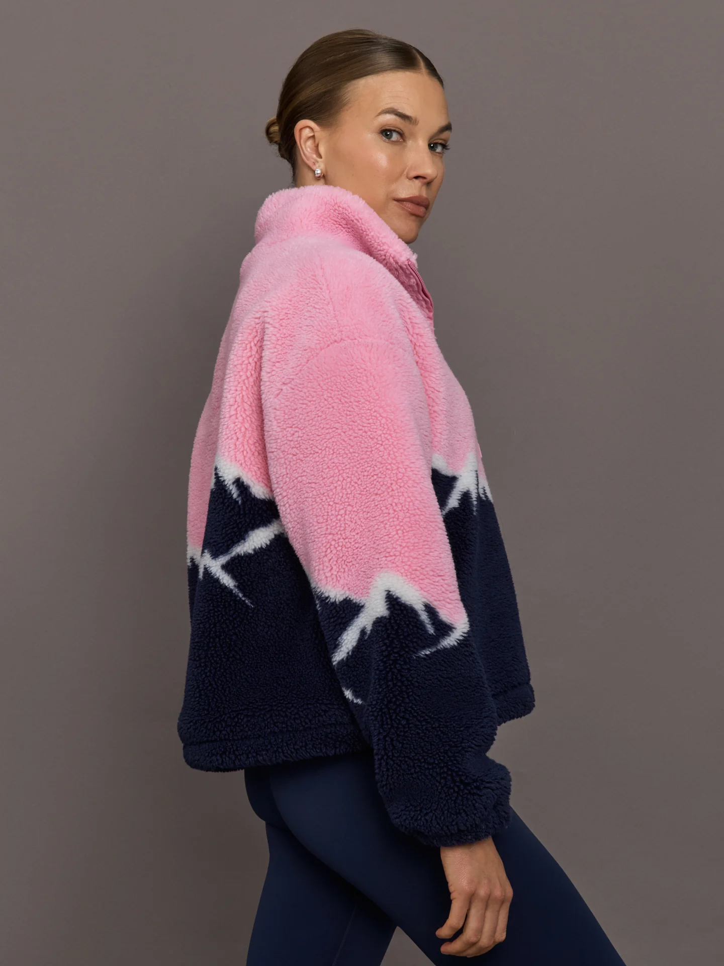 Lenoa Sherpa Top - Snowy Peaks - Image 4