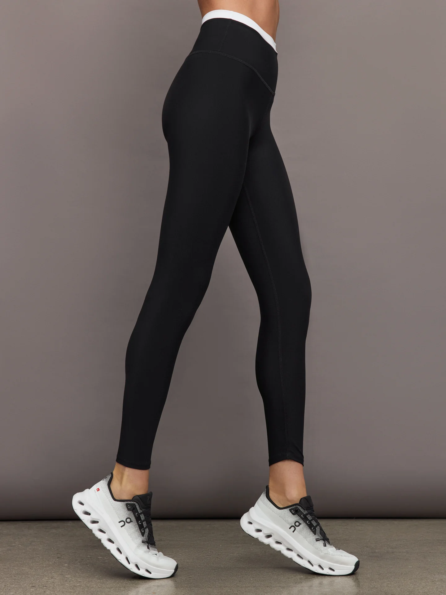 Contrast Waistband Legging in Melt - Black/White - Image 3