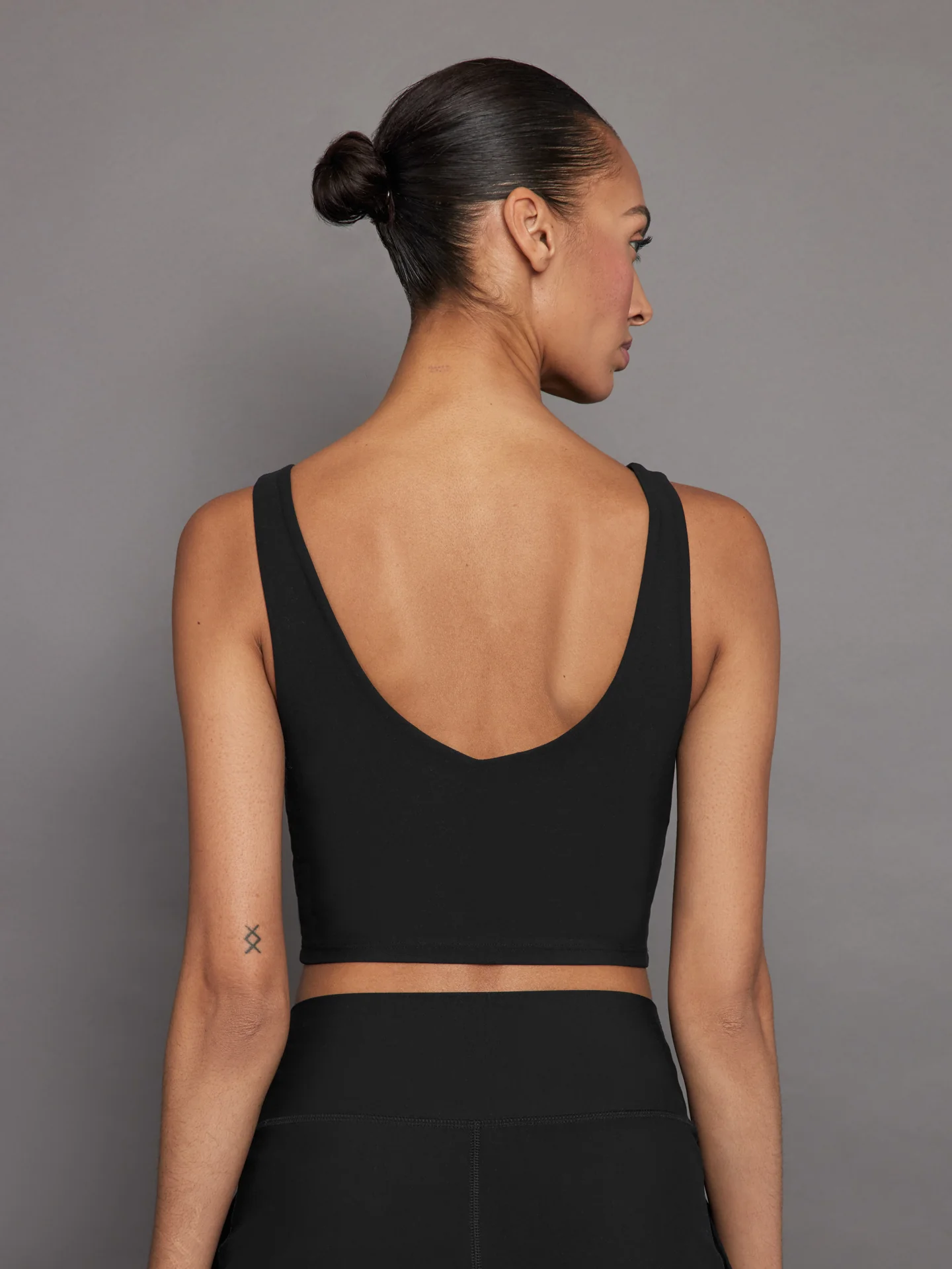 V-Neck Longline Bra in Melt - Black - Image 3