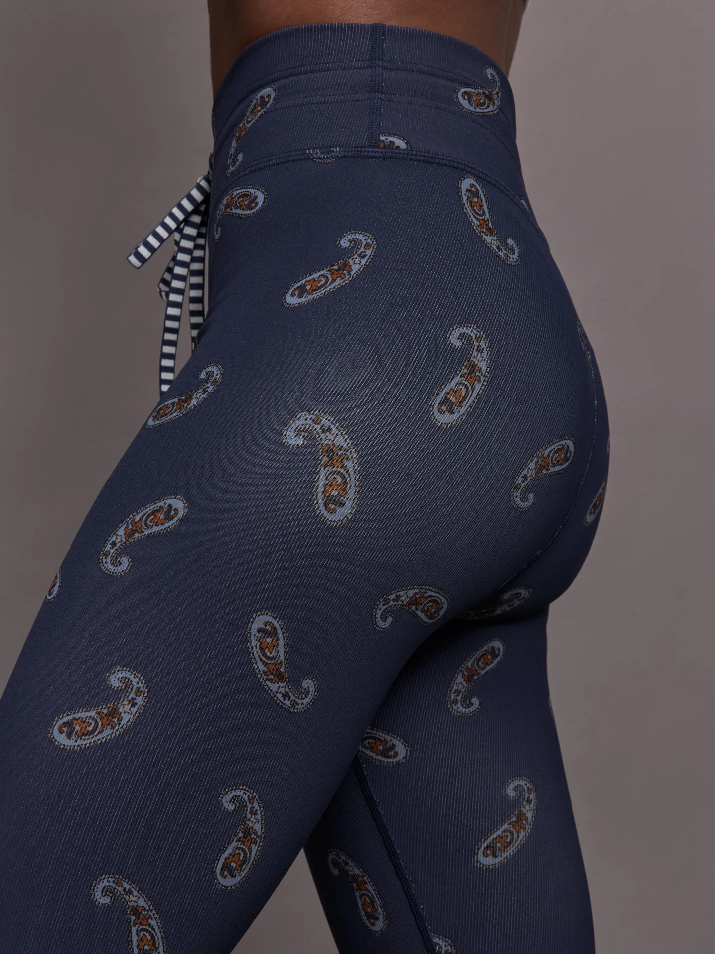 Vadella 28in Yoga Pant - Paisley - Image 4